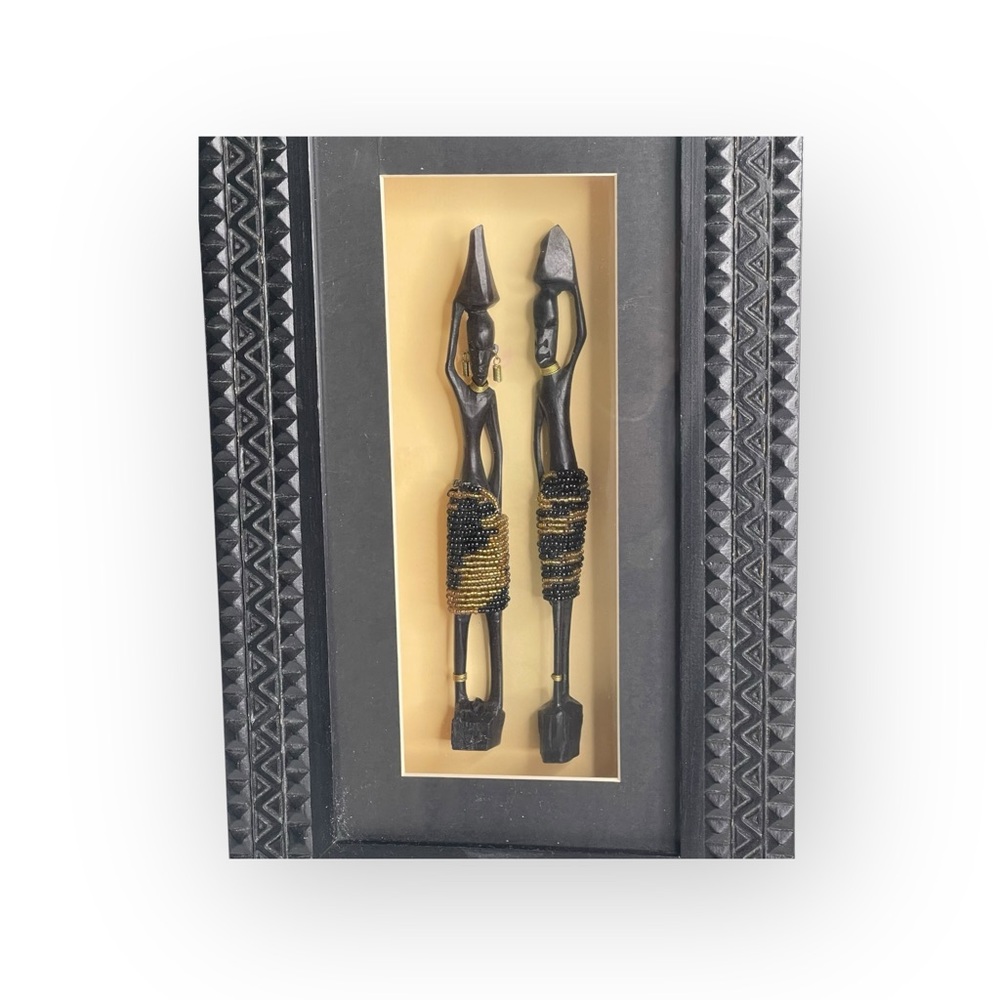 Vintage: African Art Decor Shadow Box 𒀭Ornate Carved Wood 𒀭Beaded Figurines 𒀭 - Picture 5 of 16